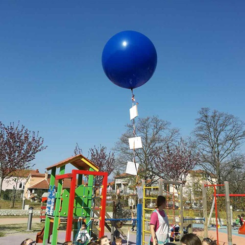 Dječji vrtić Viškovo obilježio je Svjetski dan svjesnosti o autizmu 31. ožujka prigodnim puštanjem plavog balona s crtežima djece u zrak